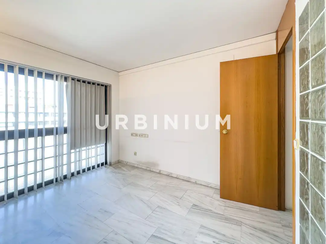 Schlafzimmer von Büro zur Miete in Centre - Barri Vell