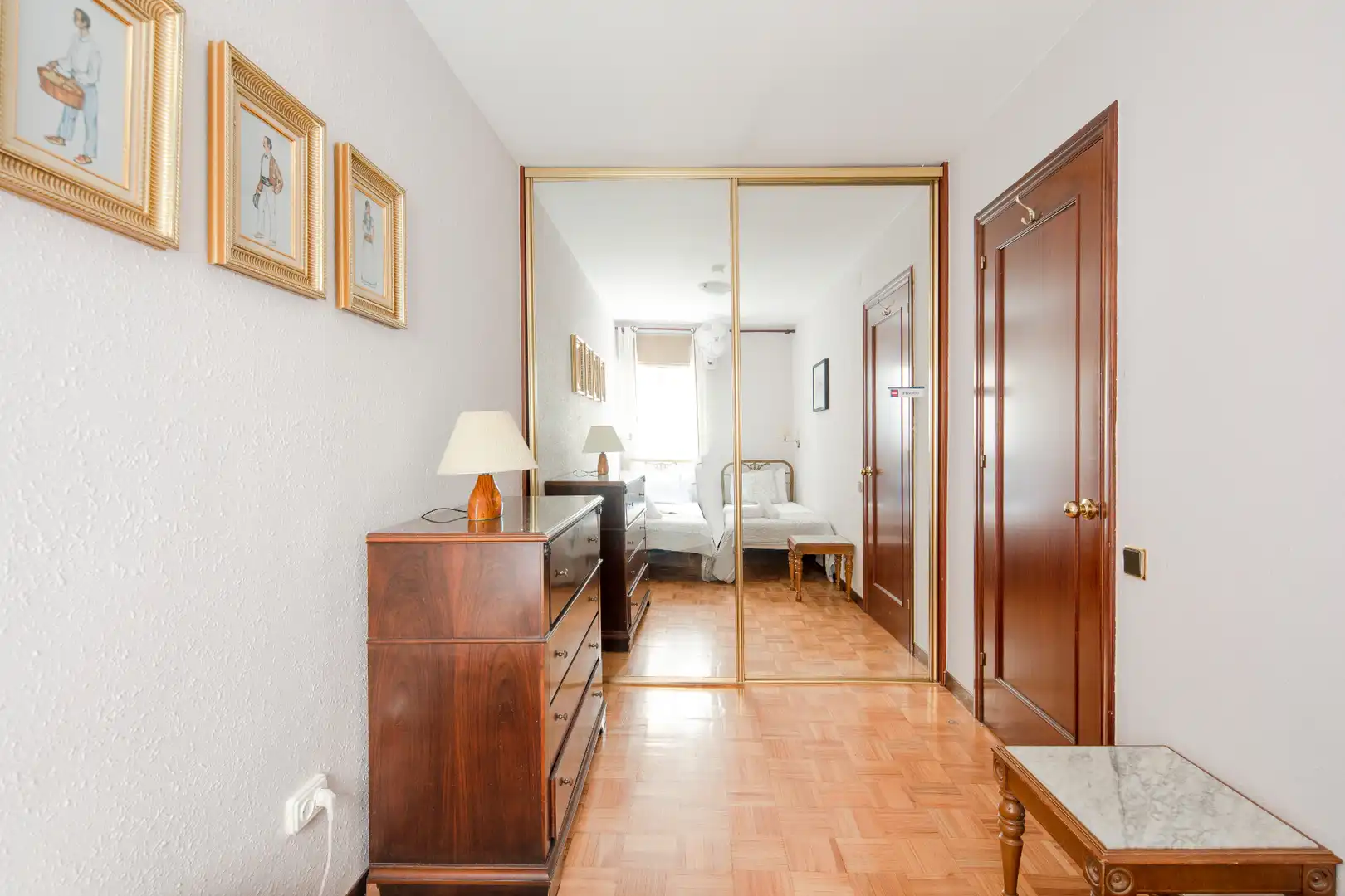 Dormitori de Apartament en venda en Barcelona amb Aire condicionat, Moblat i Forn