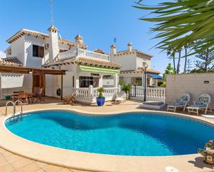 Jardí de Casa o xalet en venda en Orihuela amb Aire condicionat, Terrassa i Piscina