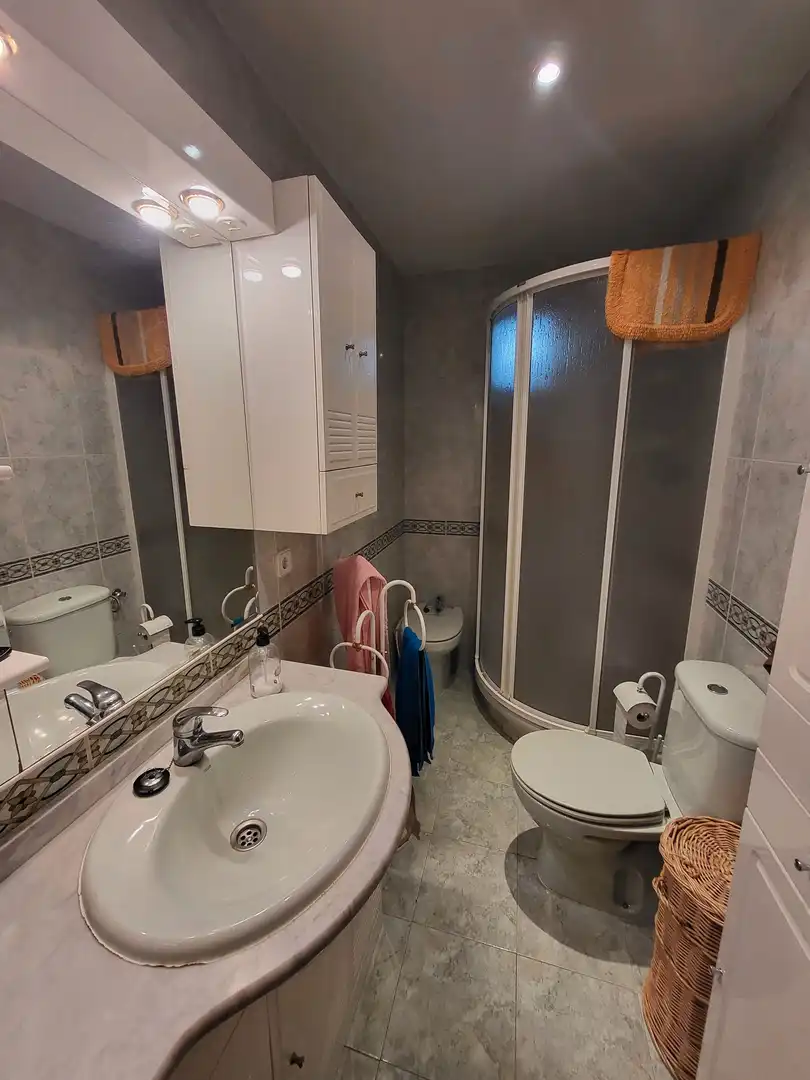 Badezimmer von Wohnung zum Verkauf in Madrid mit Heizung, Parkett und Terrasse