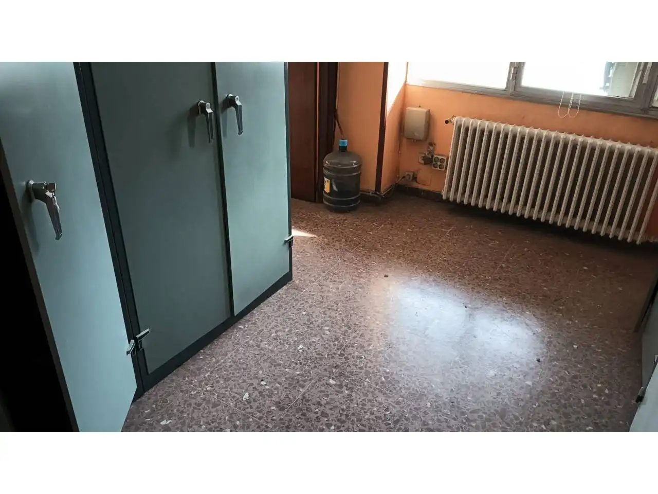 Dormitori de Oficina en venda en Huesca