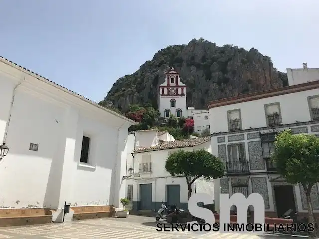 Vista exterior de Casa o xalet en venda en Ubrique amb Moblat
