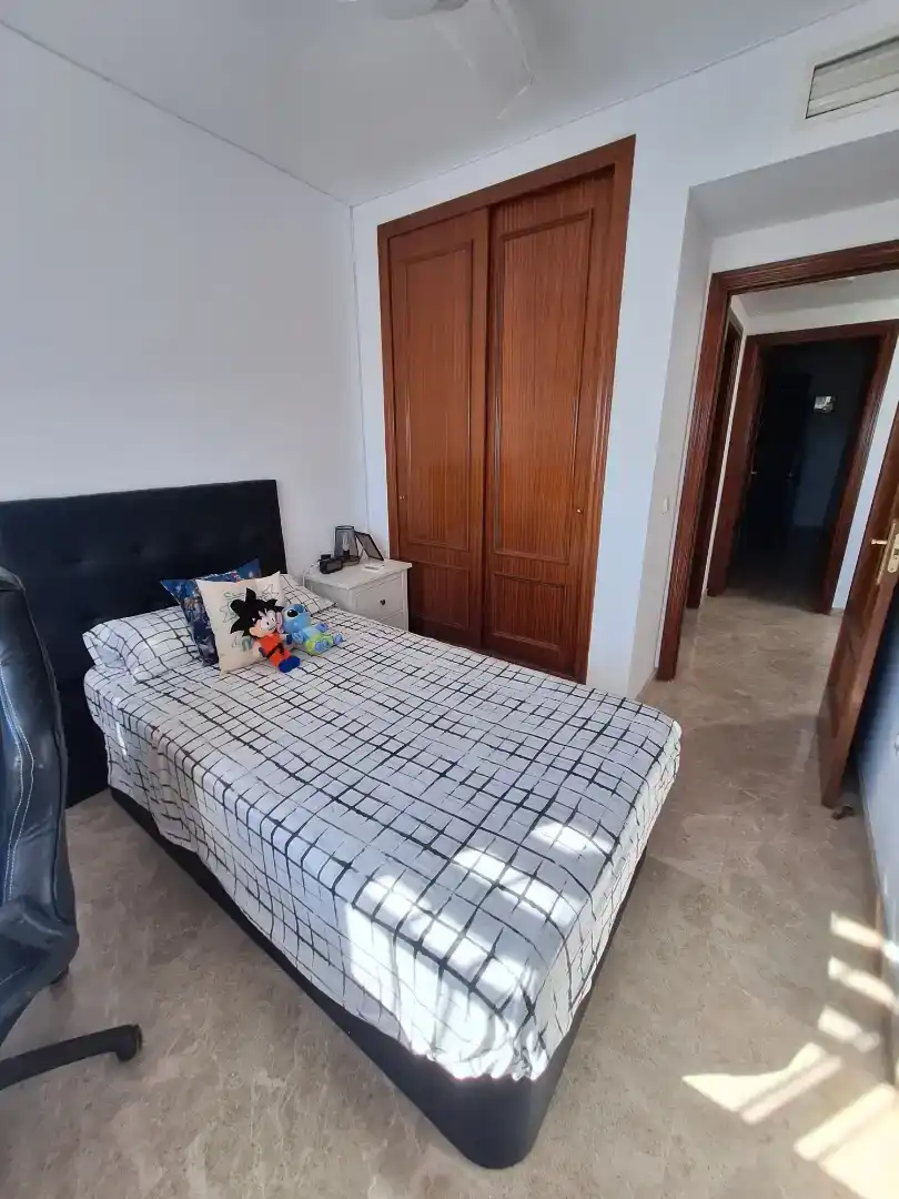 Habitación de Casa adosada en venta en Marbella con Jardín privado, Balcón y Piscina comunitaria