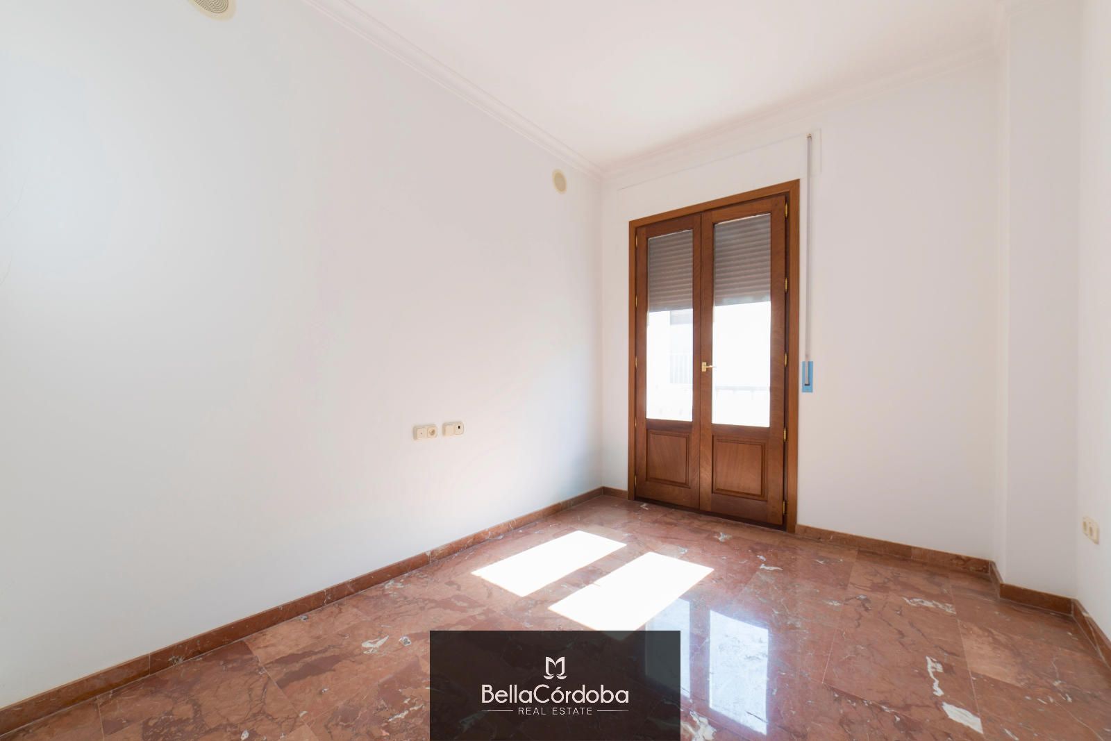 Wohnung zum verkauf in Fernán-Núñez mit Heizung, Terrasse und Abstellraum