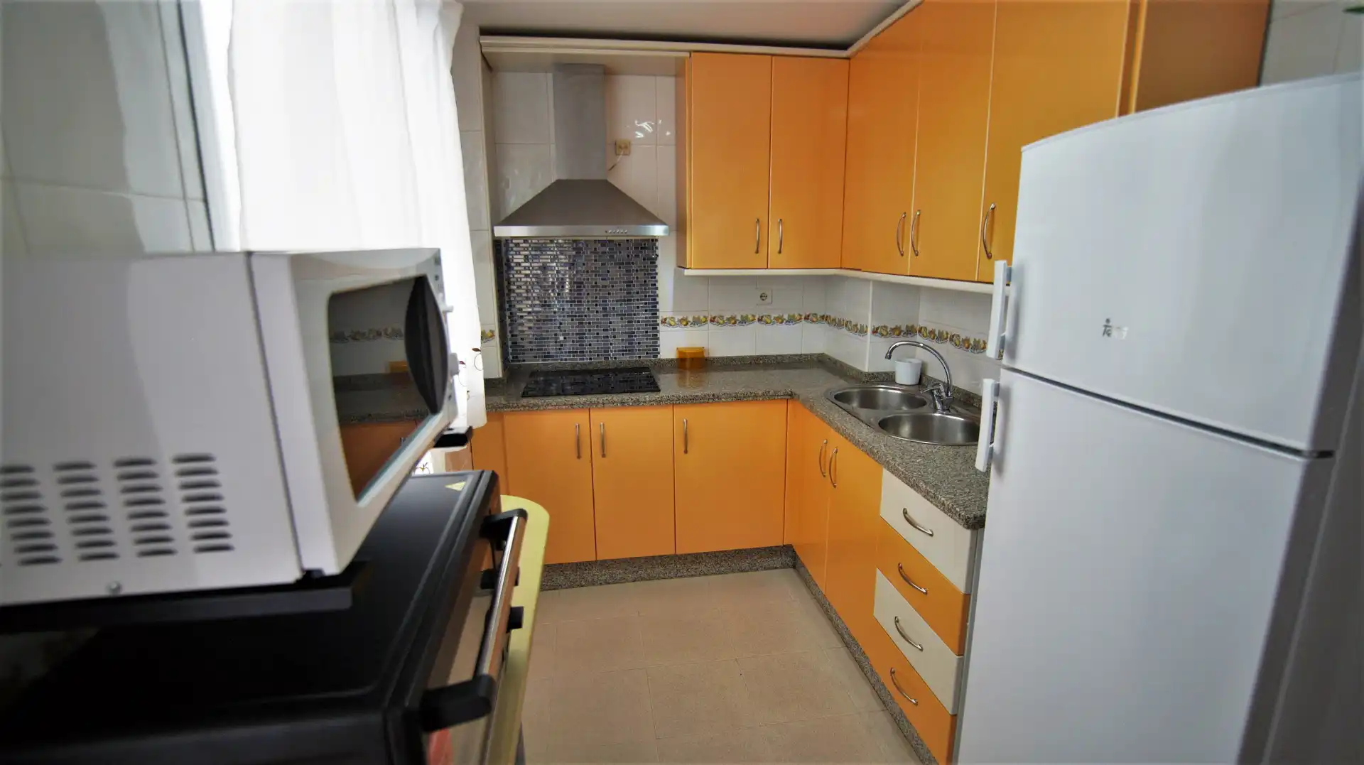 Kitchen of Flat for rent in Badajoz  with Air Conditioner, Furnished and Oven