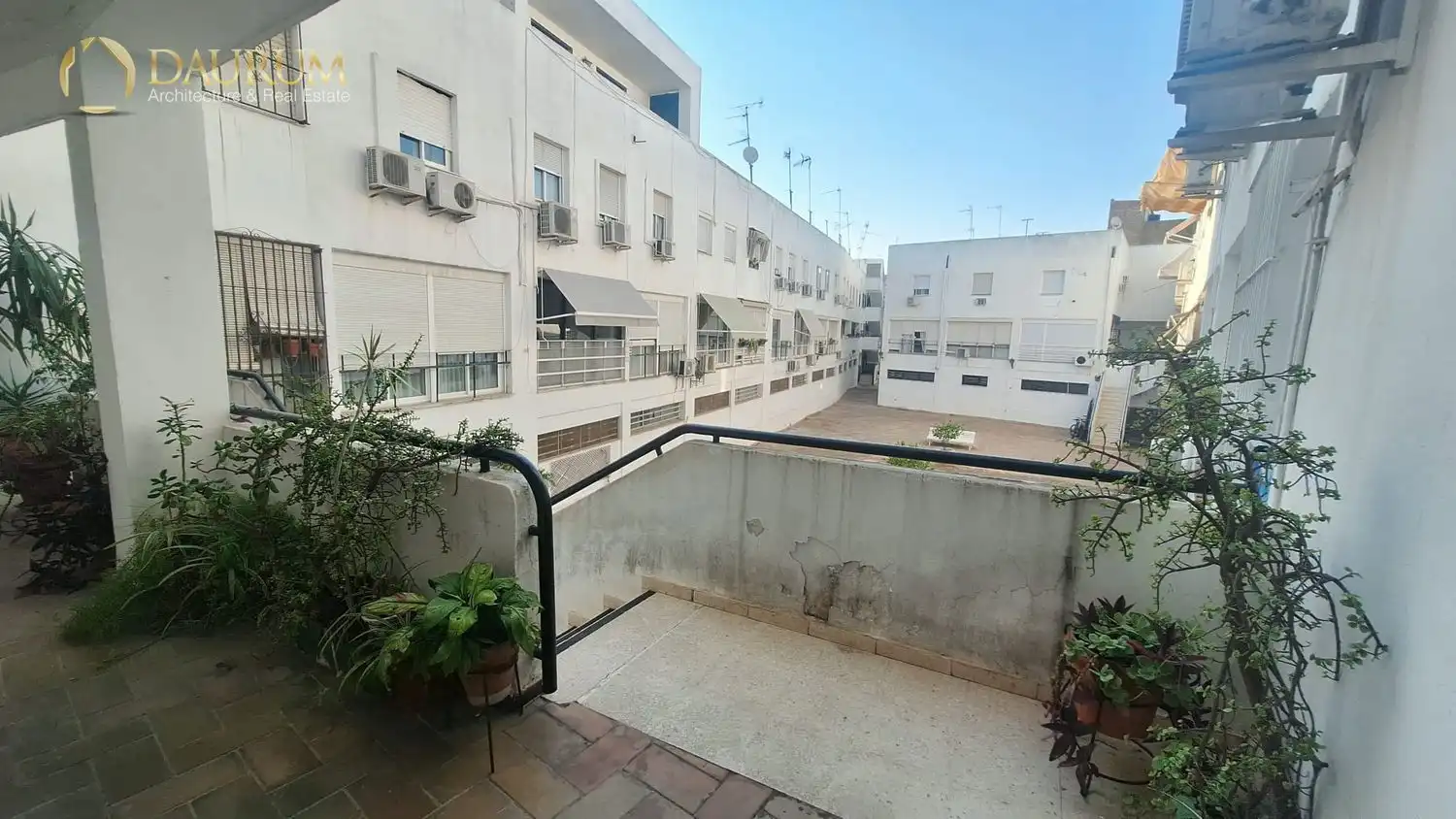 Vista exterior de Dúplex en venda en Sevilla amb Aire condicionat, Calefacció i Terrassa