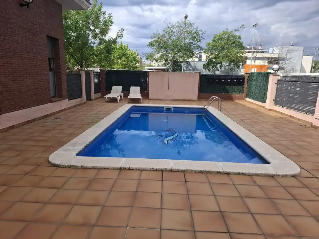 Piscina de Piso en venta en Pineda de Mar