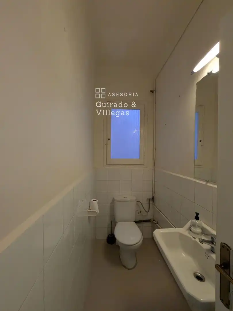 Baño de Piso en venta en Terrassa con Calefacción