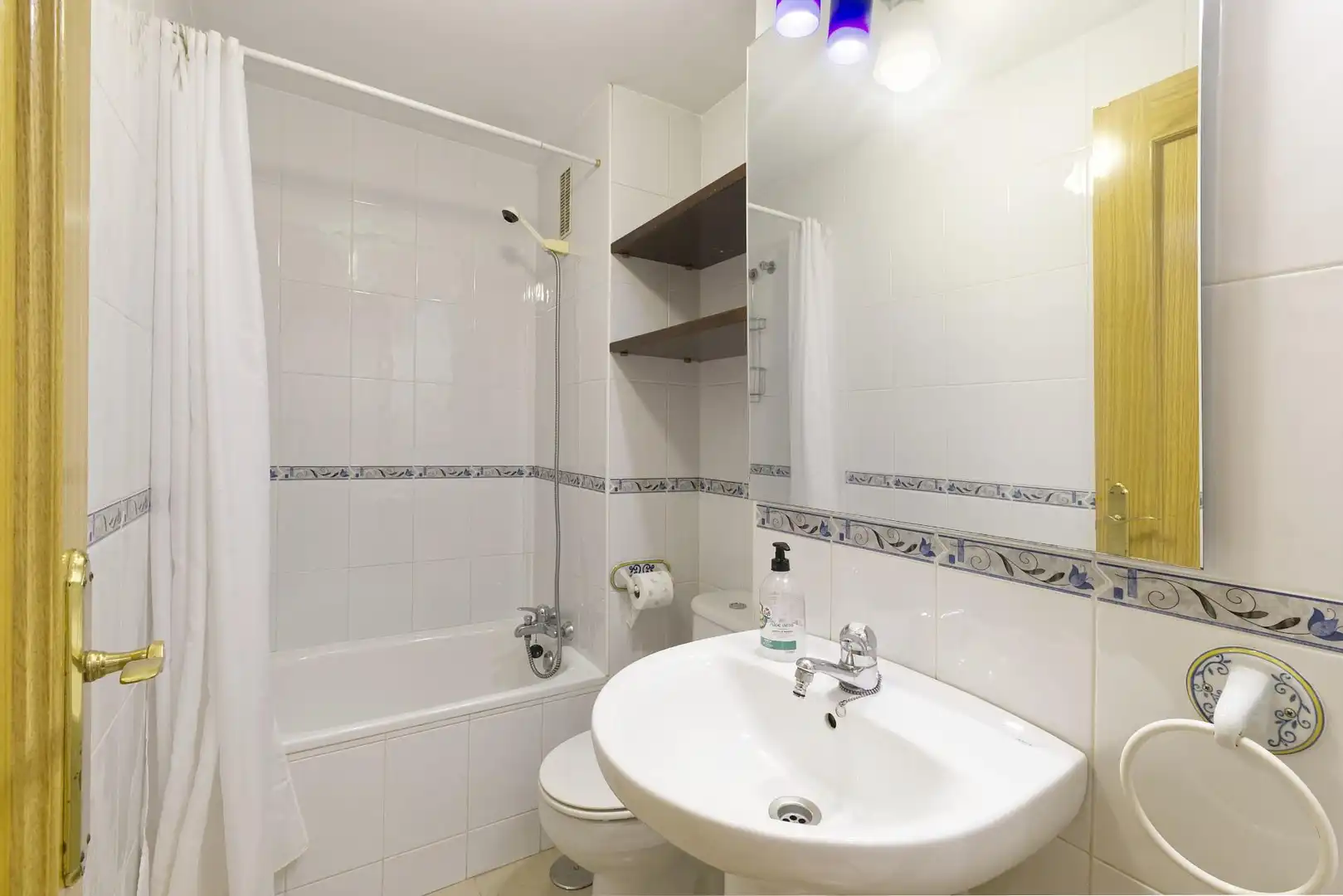 Bathroom of Flat for sale in Málaga  with Terrace, Storage room and Balcony