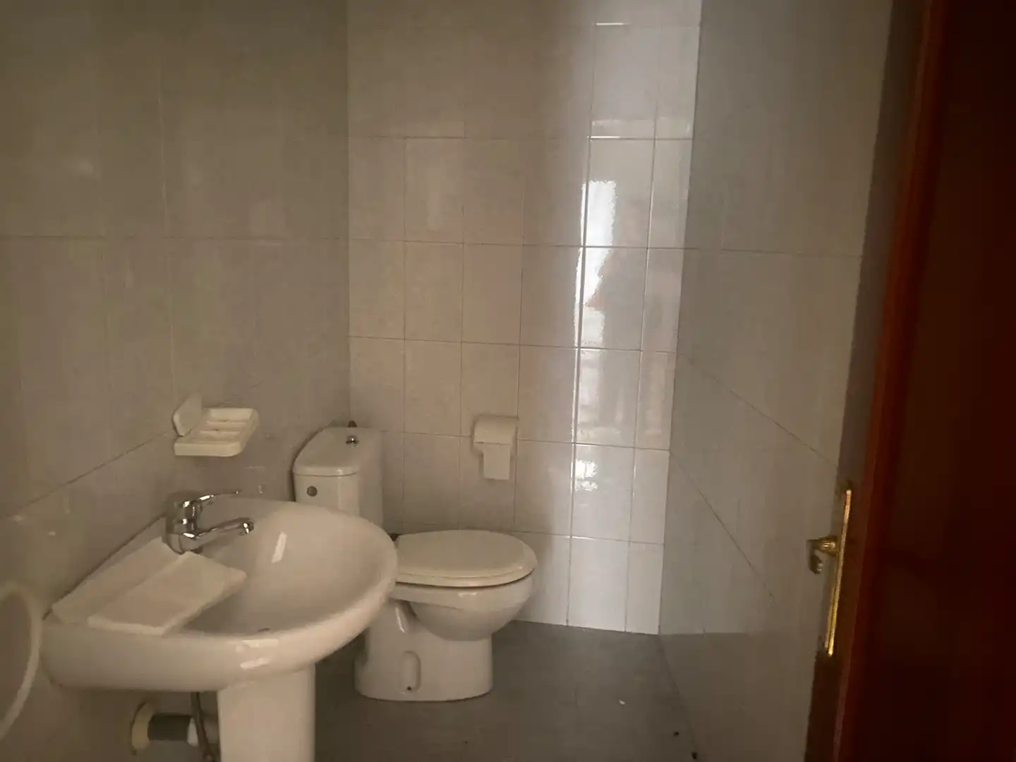 Bany de Local de lloguer en Ciudad Real amb Aire condicionat, Calefacció i Internet