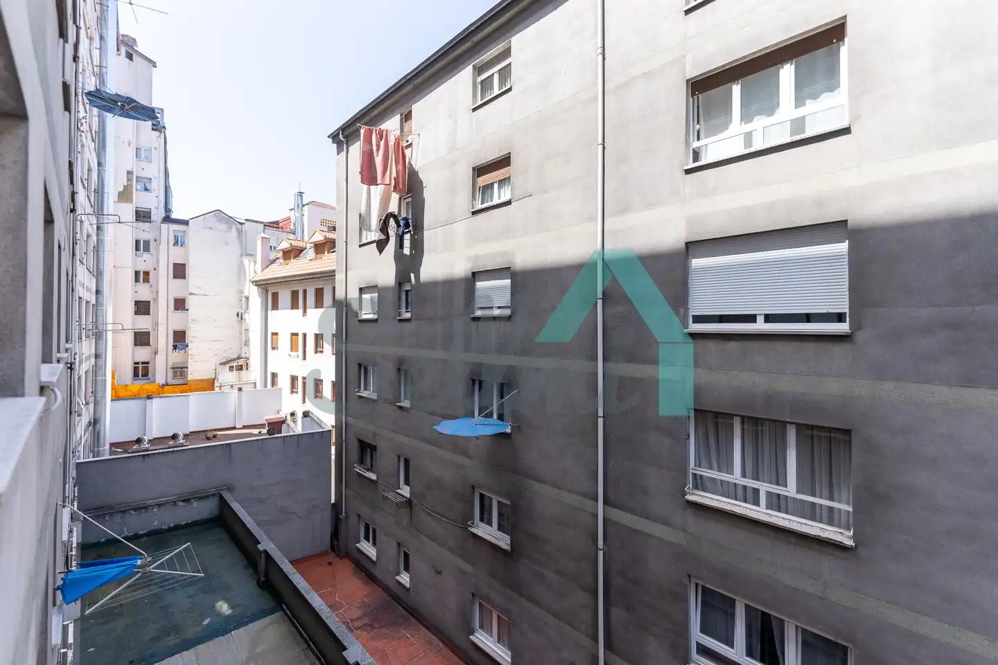 Vista exterior de Piso de alquiler en Oviedo  con Calefacción y Amueblado