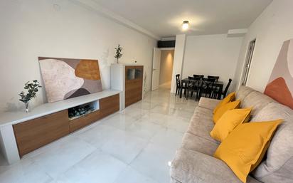 Living room of Flat to rent in  Granada Capital  with Air Conditioner and Balcony