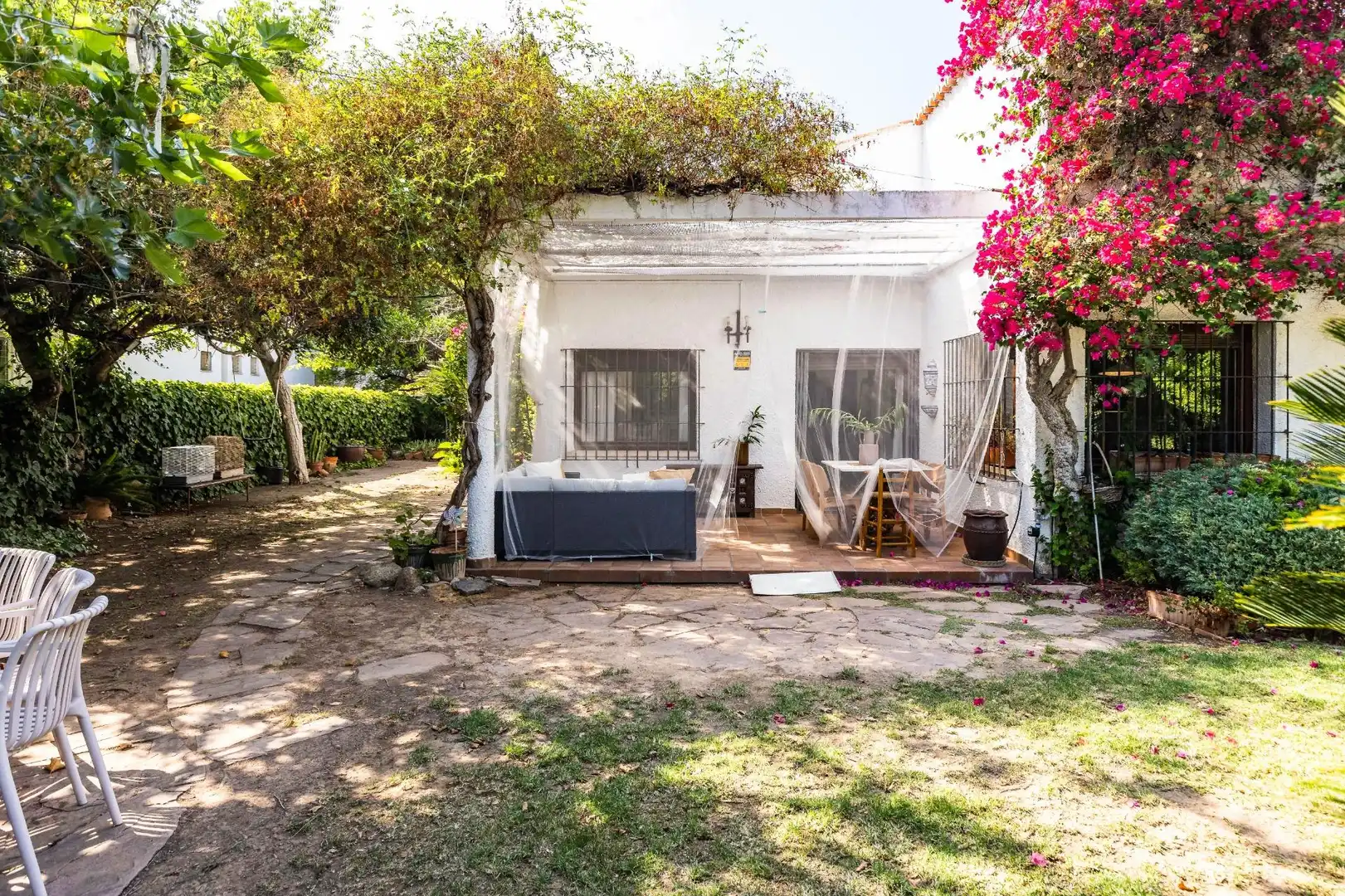 Garden of Houses for sale in Rocafort  with Air Conditioner, Heating and Private garden