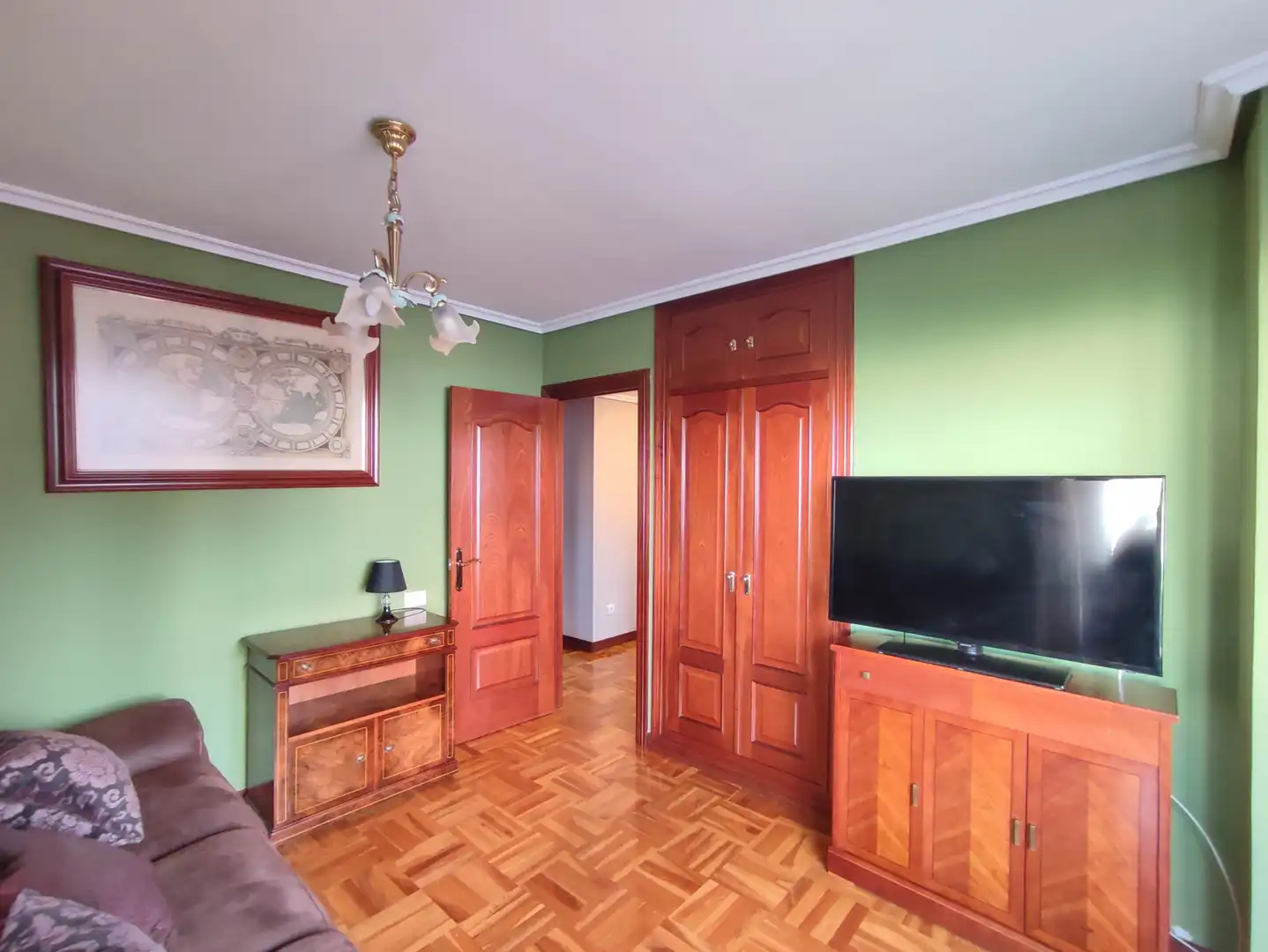 Sala de estar de Piso de alquiler en Gijón  con Calefacción, Parquet y Amueblado