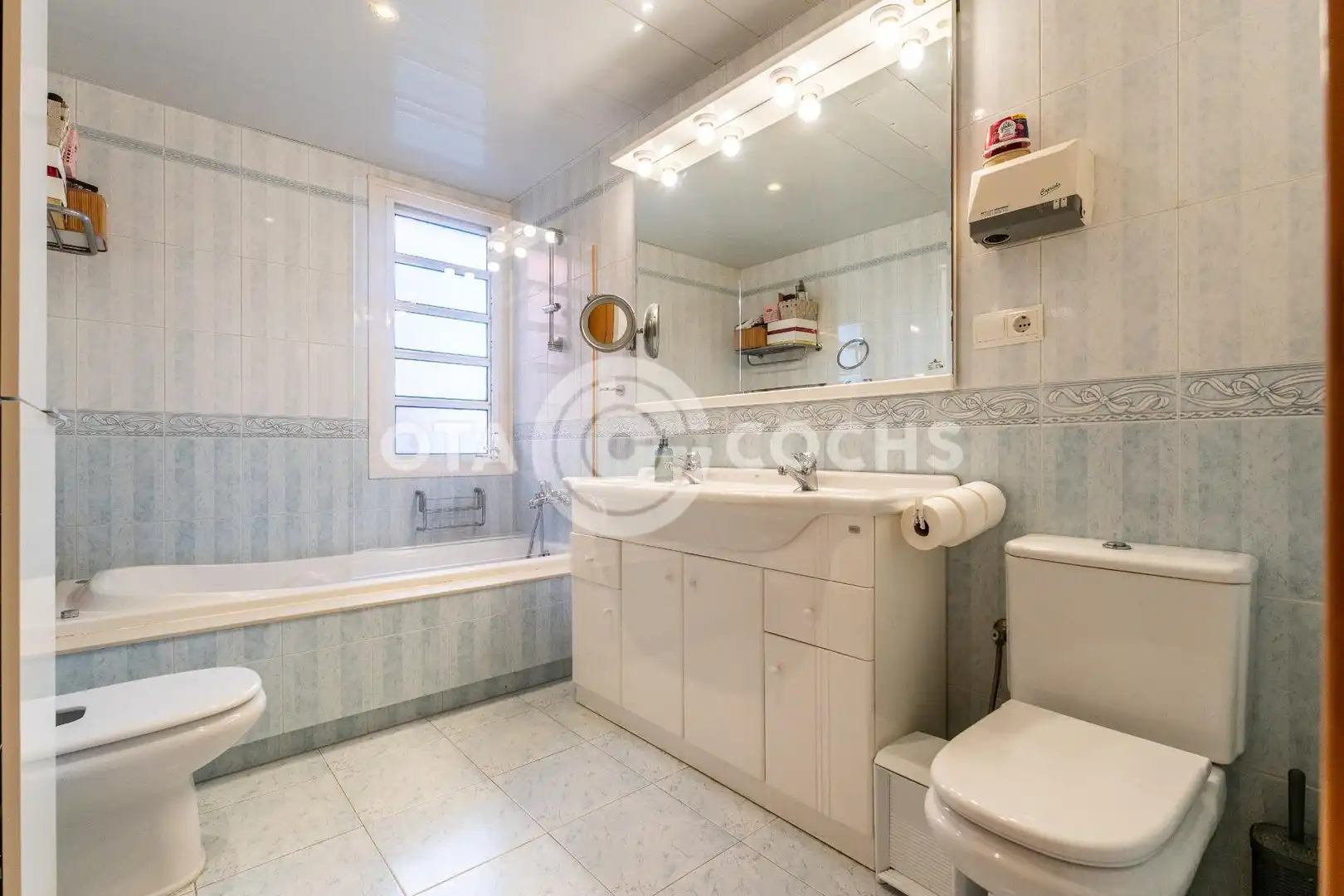 Baño de Piso en venta en Valls con Aire acondicionado, Terraza y Balcón