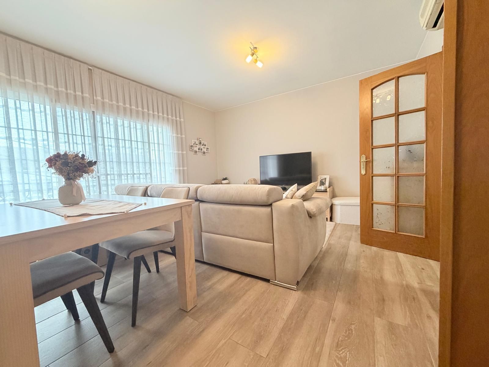 Sala de estar de Piso en venta en Terrassa con Aire acondicionado, Calefacción y Parquet
