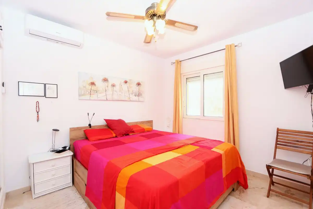Habitación de Casa o chalet en venta en Alicante / Alacant con Aire acondicionado, Jardín privado y Terraza