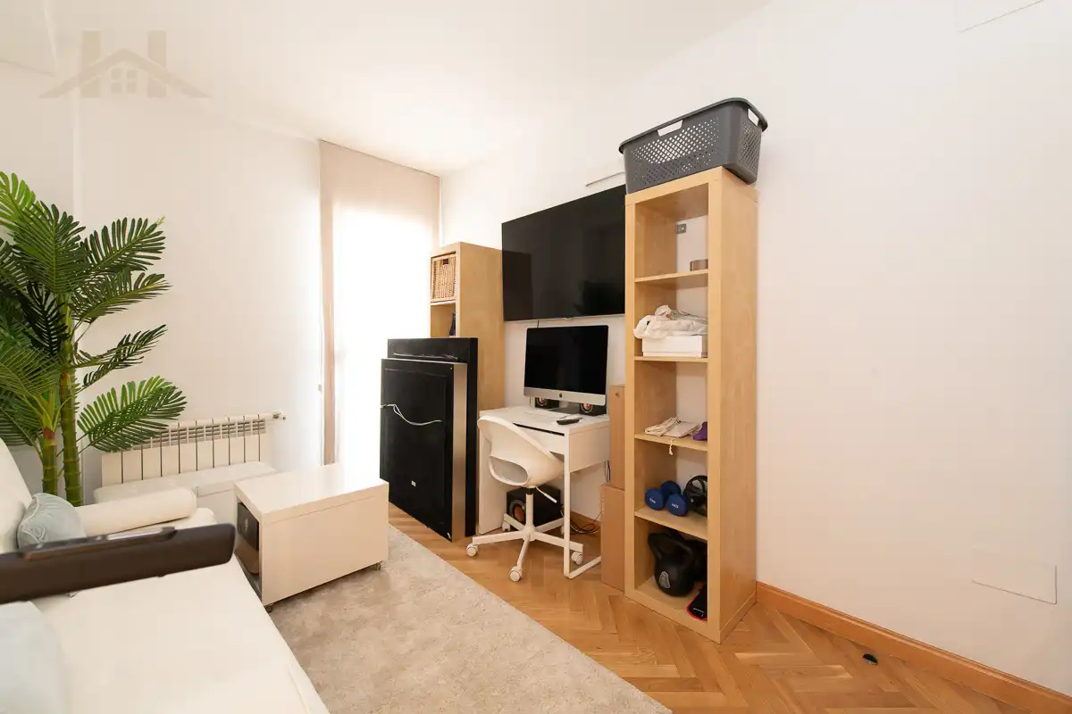 Living room of Flat for sale in Torrejón de Ardoz  with Air Conditioner, Heating and Parquet flooring