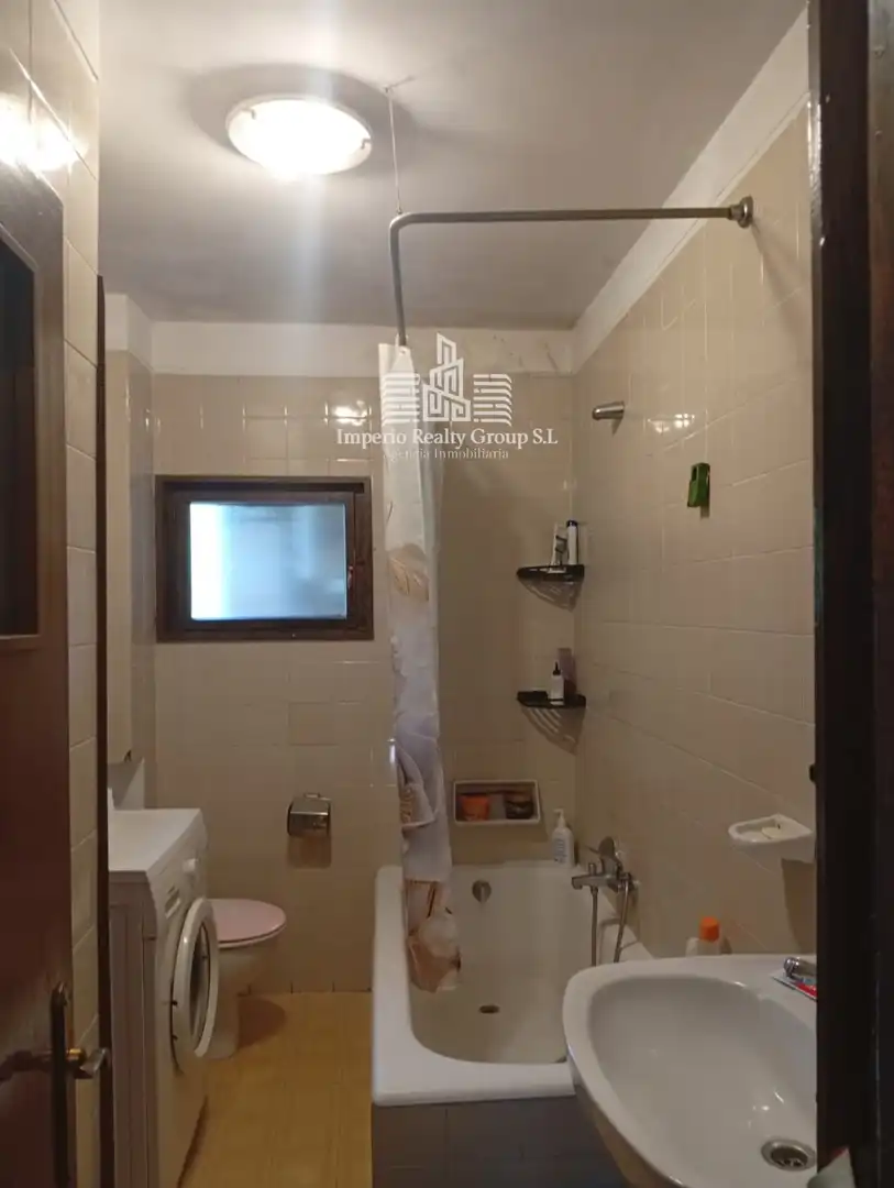 Baño de Piso en venta en Aller con Terraza y Amueblado