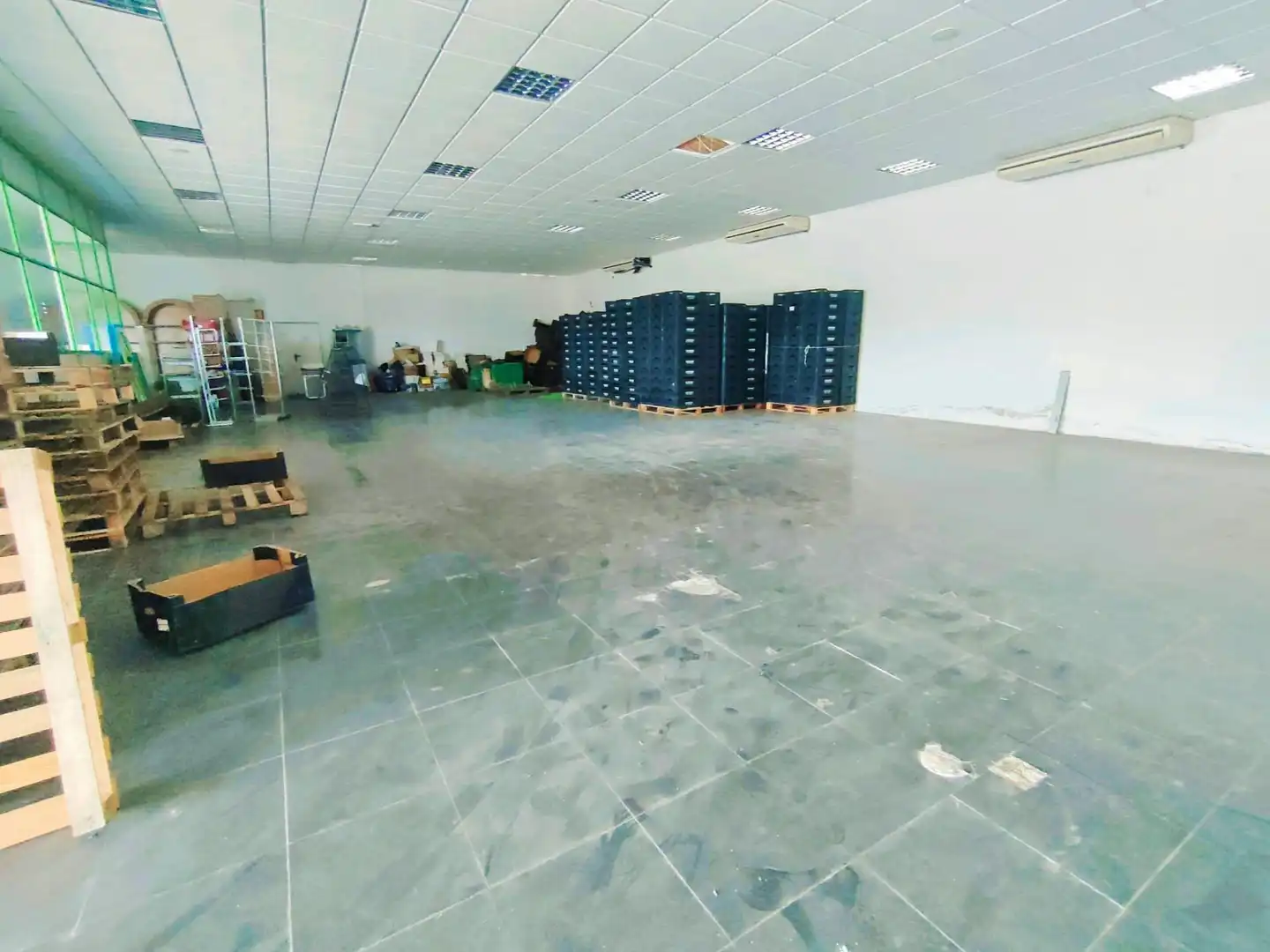 Nave industrial en venta en Sueca