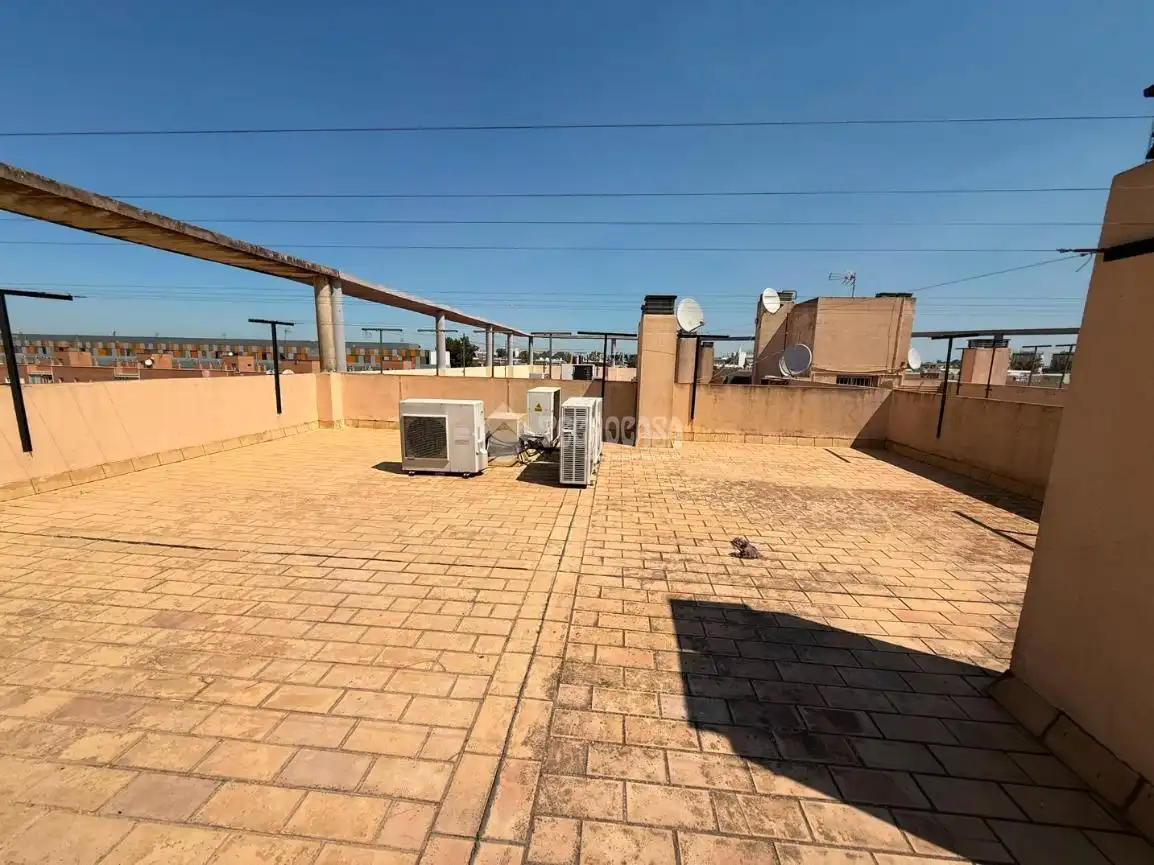 Terraza de Piso en venta en Sevilla con Trastero y Balcón