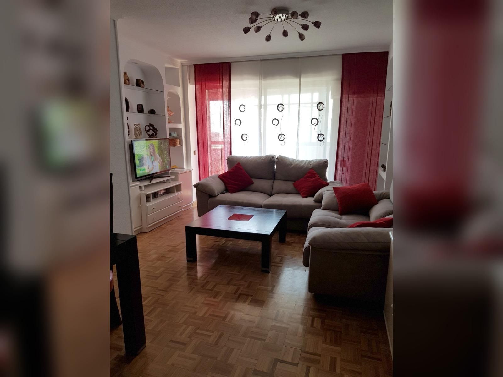 Living room of Flat for sale in  Madrid Capital  with Air Conditioner, Private garden and Parquet flooring