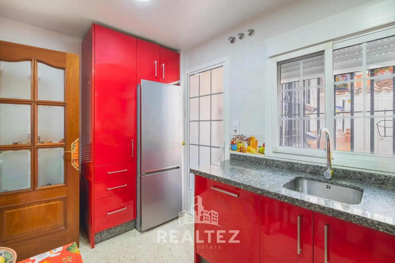 Kitchen of Flat for sale in Sanlúcar de Barrameda  with Air Conditioner, Heating and Balcony