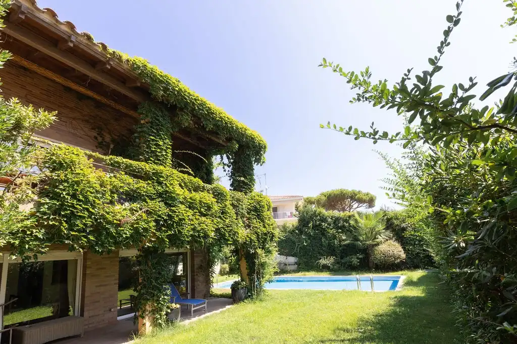 Casa amb piscina en venda a Cabrils
