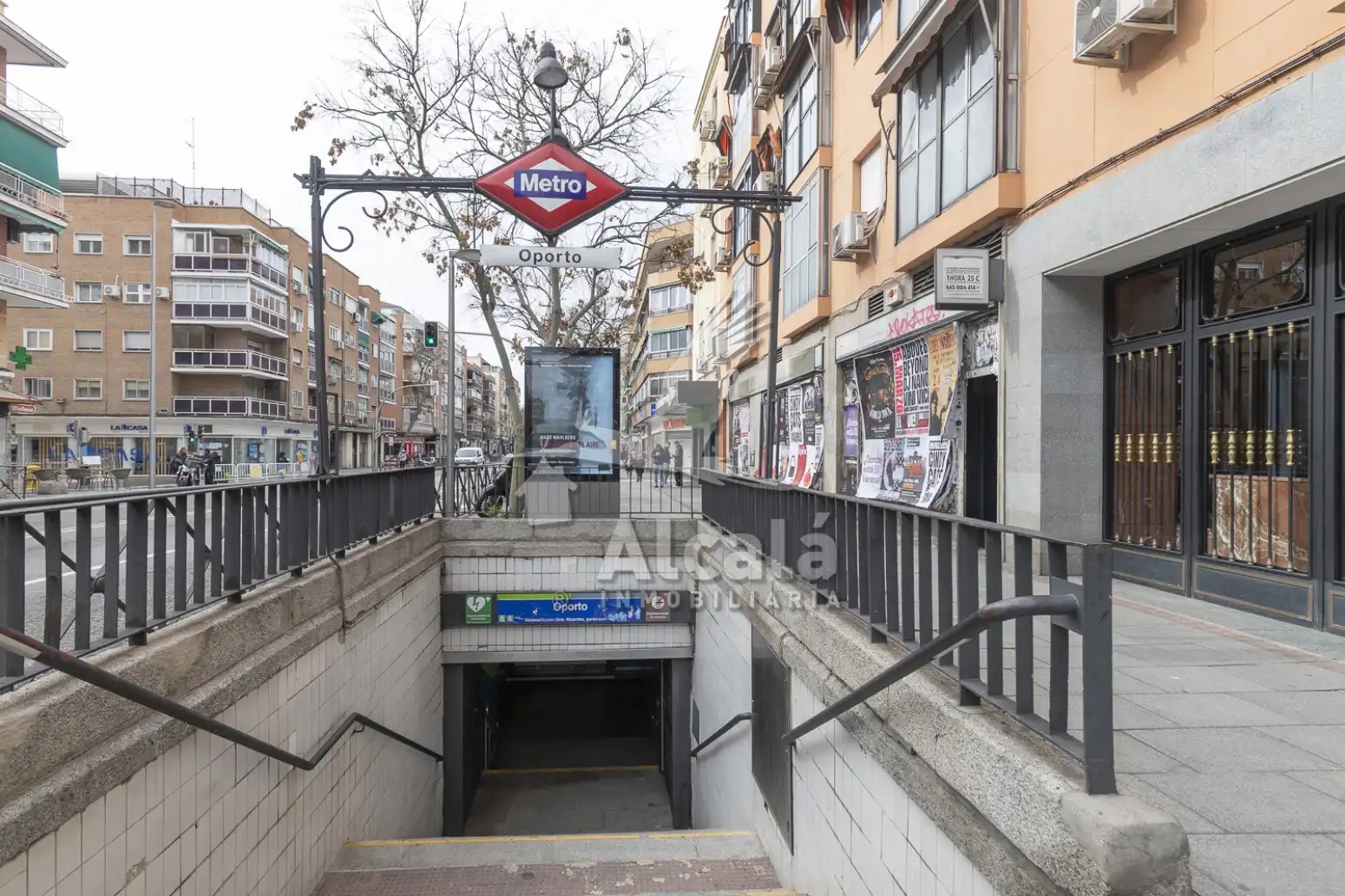 Vista exterior de Garatge en venda en Madrid