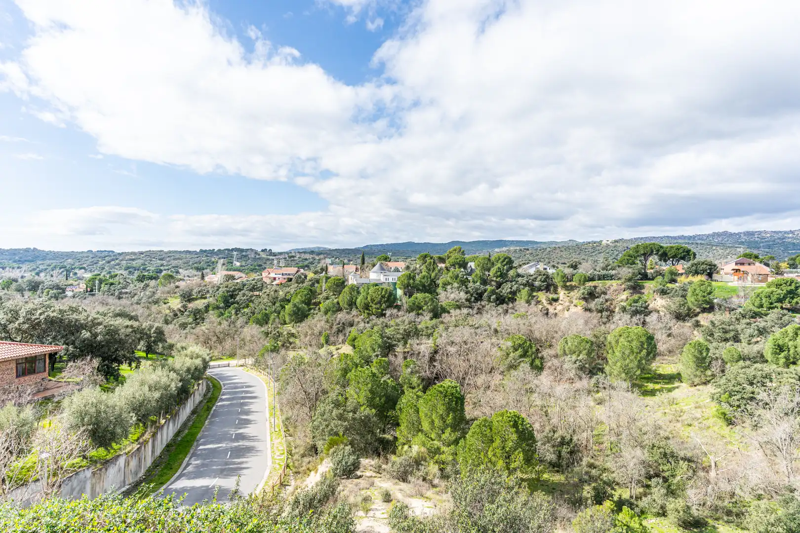 Vista exterior de Casa o xalet en venda en Las Rozas de Madrid amb Aire condicionat, Calefacció i Jardí privat