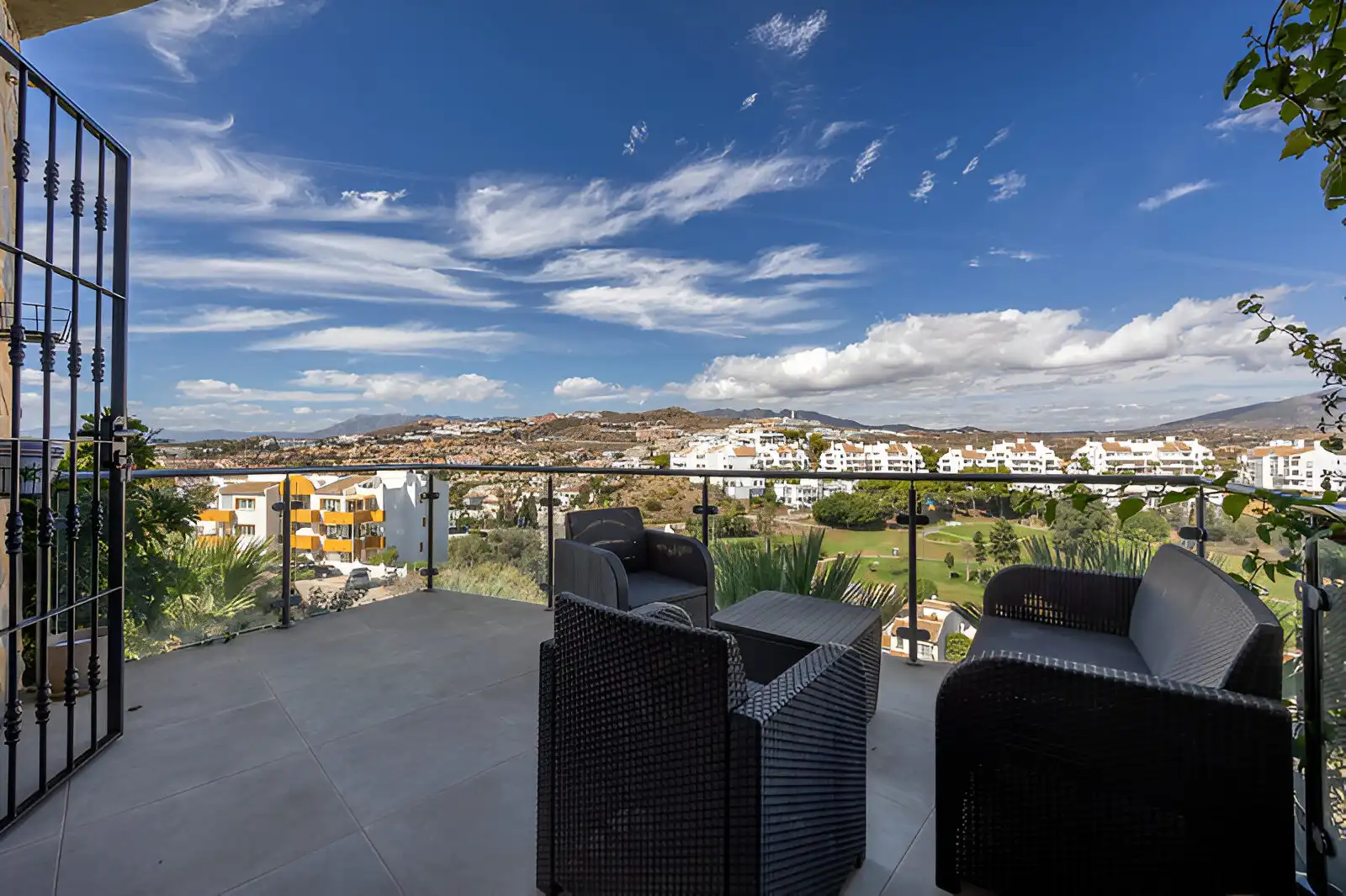 Terrasse von Erdgeschoss zum Verkauf in Mijas mit Klimaanlage, Terrasse und Schwimmbad