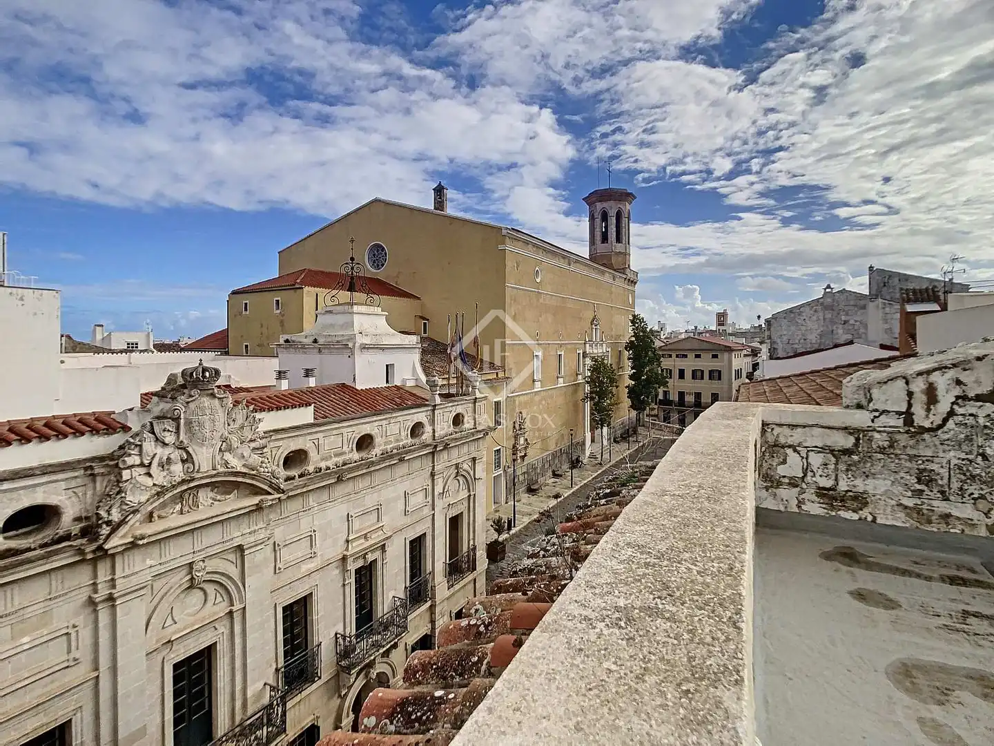 Vista exterior de Casa o xalet en venda en Maó - Mahón amb Parquet, Terrassa i Balcó