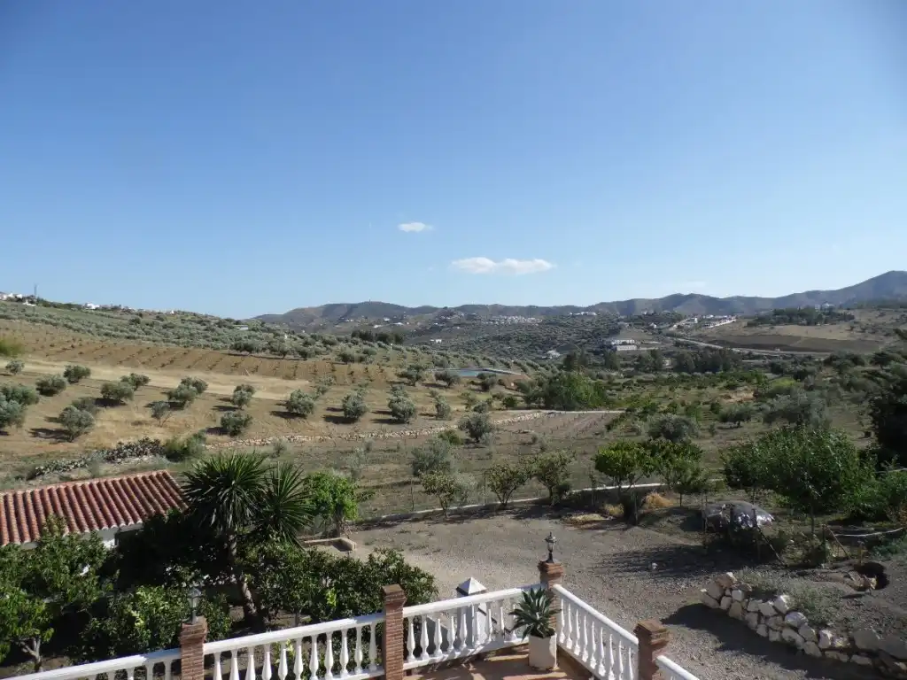 Chalet con piscina en venta en Alcaucín, imagen 5