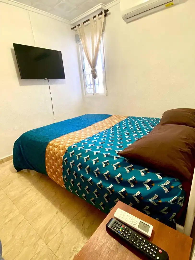 Dormitori de Finca rústica en venda en Torrevieja amb Aire condicionat, Jardí privat i Piscina