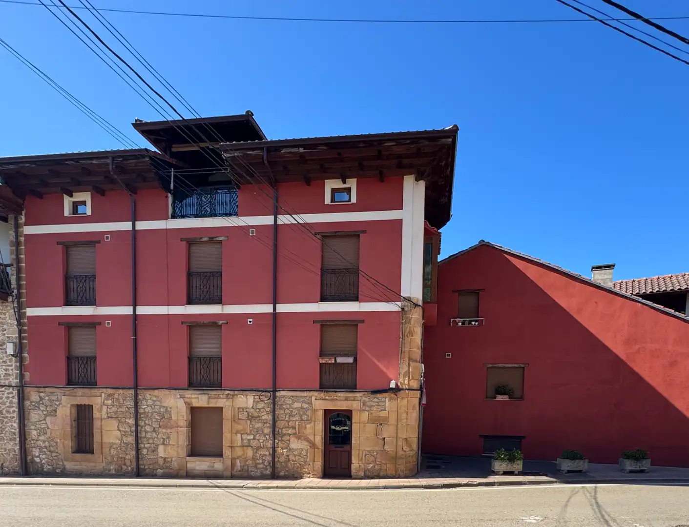 Außenansicht von Wohnung zum Verkauf in Alfoz de Lloredo mit Klimaanlage und Terrasse