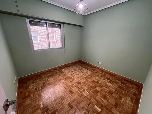 Schlafzimmer von Wohnung zum Verkauf in Zaragoza mit Klimaanlage und Abstellraum