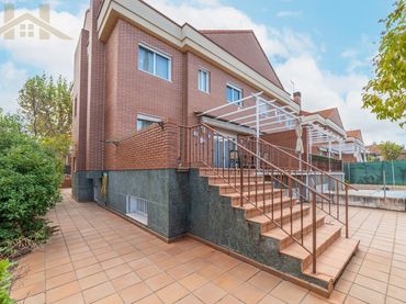 Semi-detached house for sale in Camino de Sacedon
