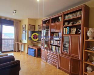 Living room of Apartment to rent in Talavera de la Reina  with Air Conditioner, Heating and Parquet flooring