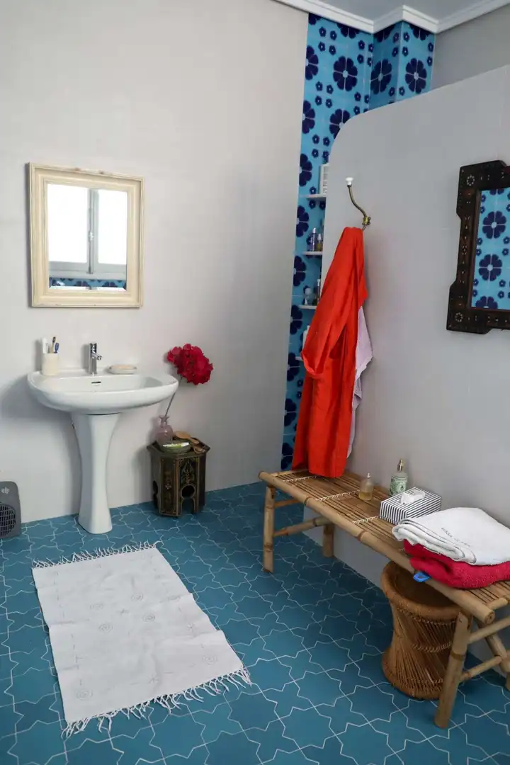 Bathroom of Apartments for share in Sagunto / Sagunt  with Air Conditioner, Heating and Terrace