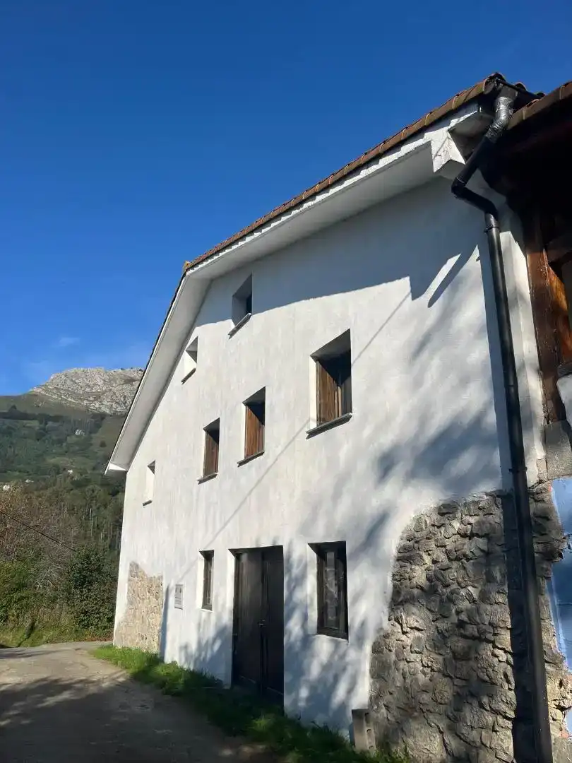 Vista exterior de Finca rústica en venda en Errezil amb Jardí privat, Traster i Moblat