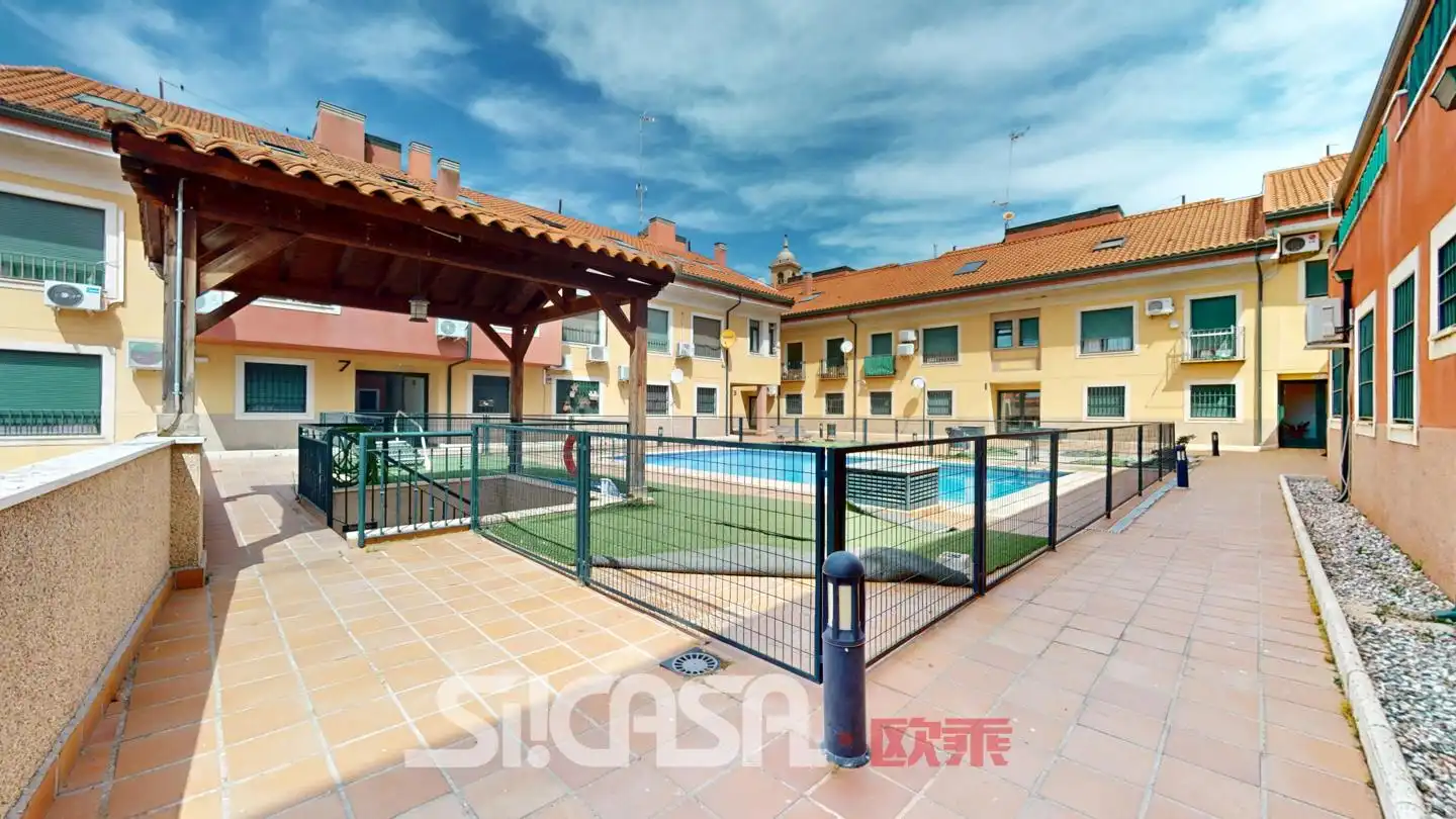 Swimming pool of Flat for sale in Esquivias  with Air Conditioner, Heating and Storage room