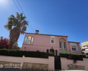 Exterior view of House or chalet for sale in El Vendrell  with Heating, Private garden and Parquet flooring