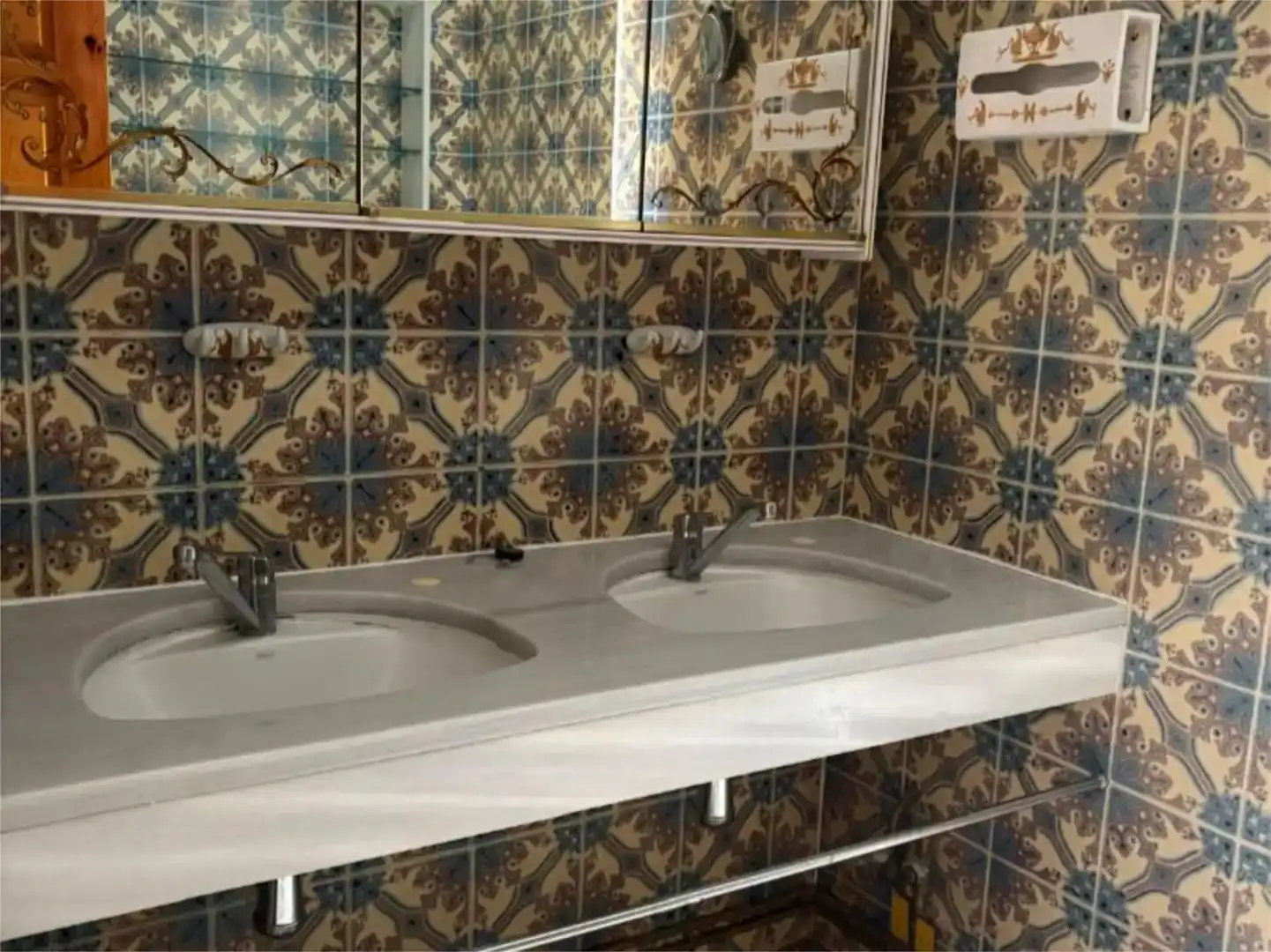 Bany de Pis en venda en L'Estartit amb Aire condicionat i Balcó