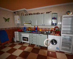 Kitchen of House or chalet for sale in Malpartida de Plasencia