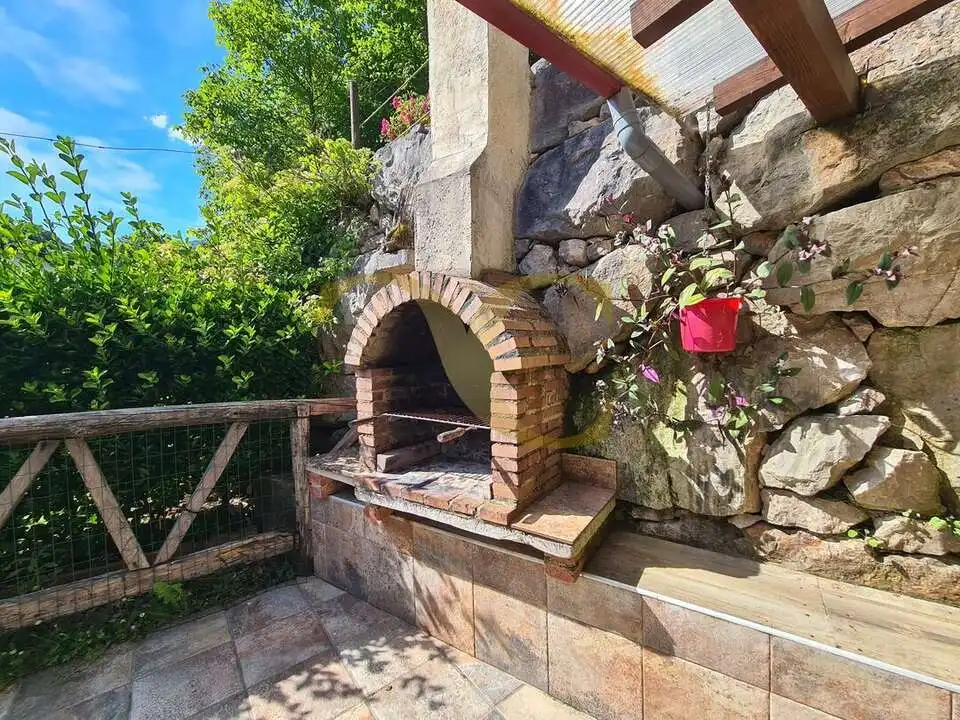 Terrassa de Casa o xalet en venda en Peñamellera Alta amb Calefacció, Jardí privat i Terrassa