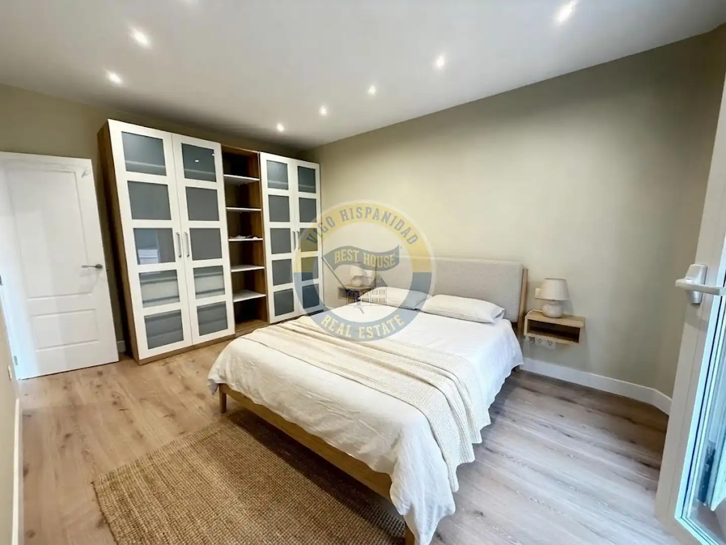 Habitación de Piso de alquiler en Vigo  con Calefacción, Parquet y Amueblado