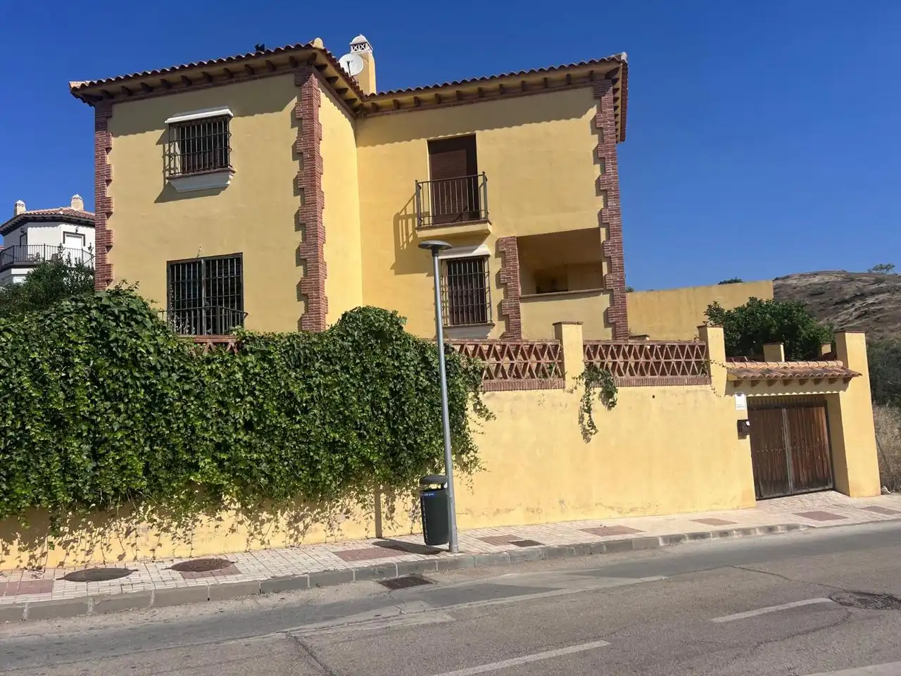 Exterior view of Houses for sale in Málaga