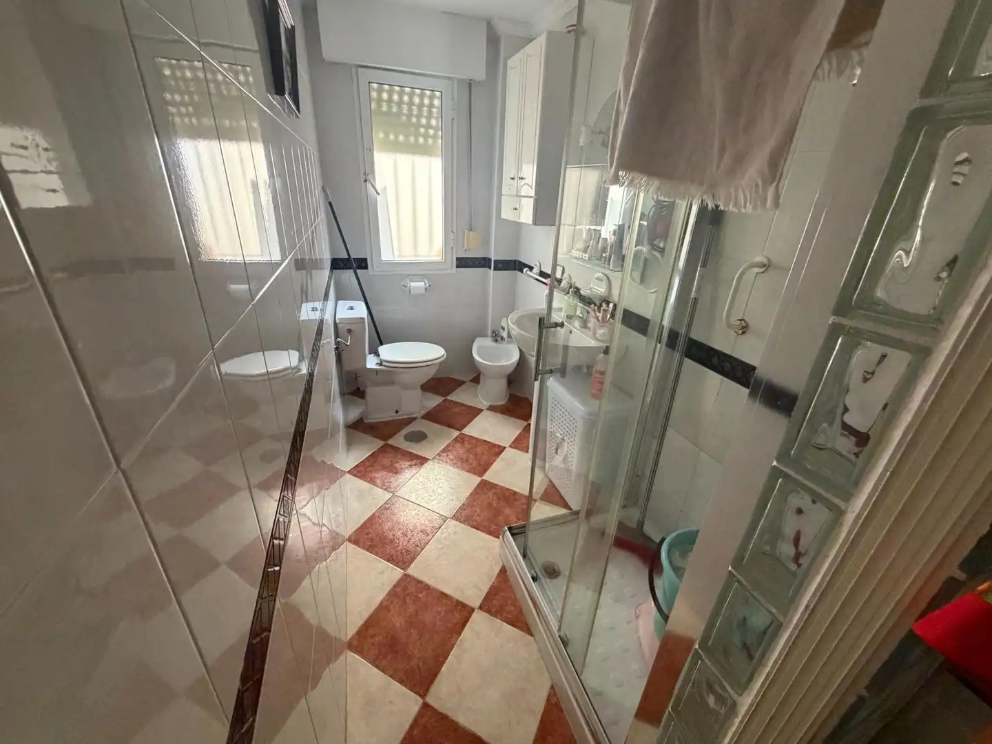Bany de Pis en venda en San Juan de Aznalfarache amb Aire condicionat