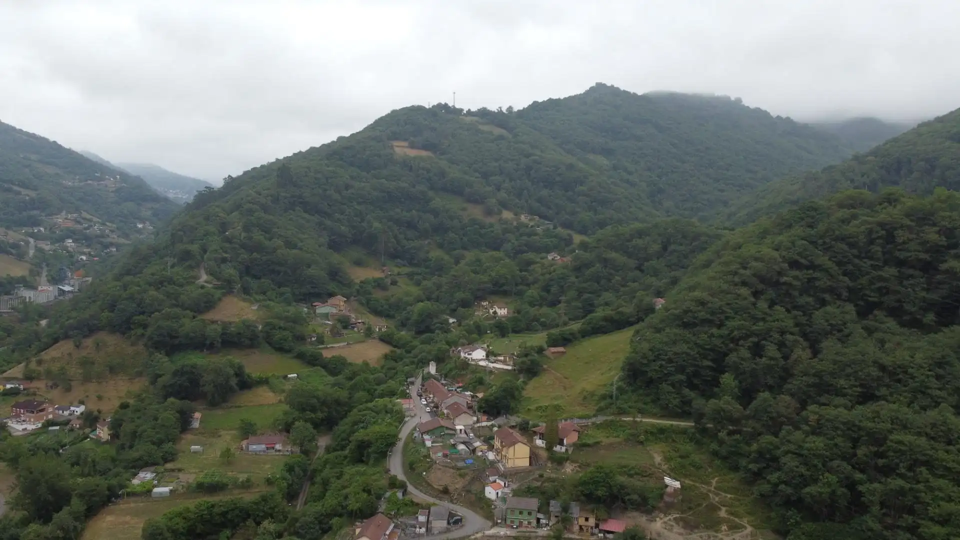 Vista exterior de Casa adosada en venta en Mieres (Asturias)