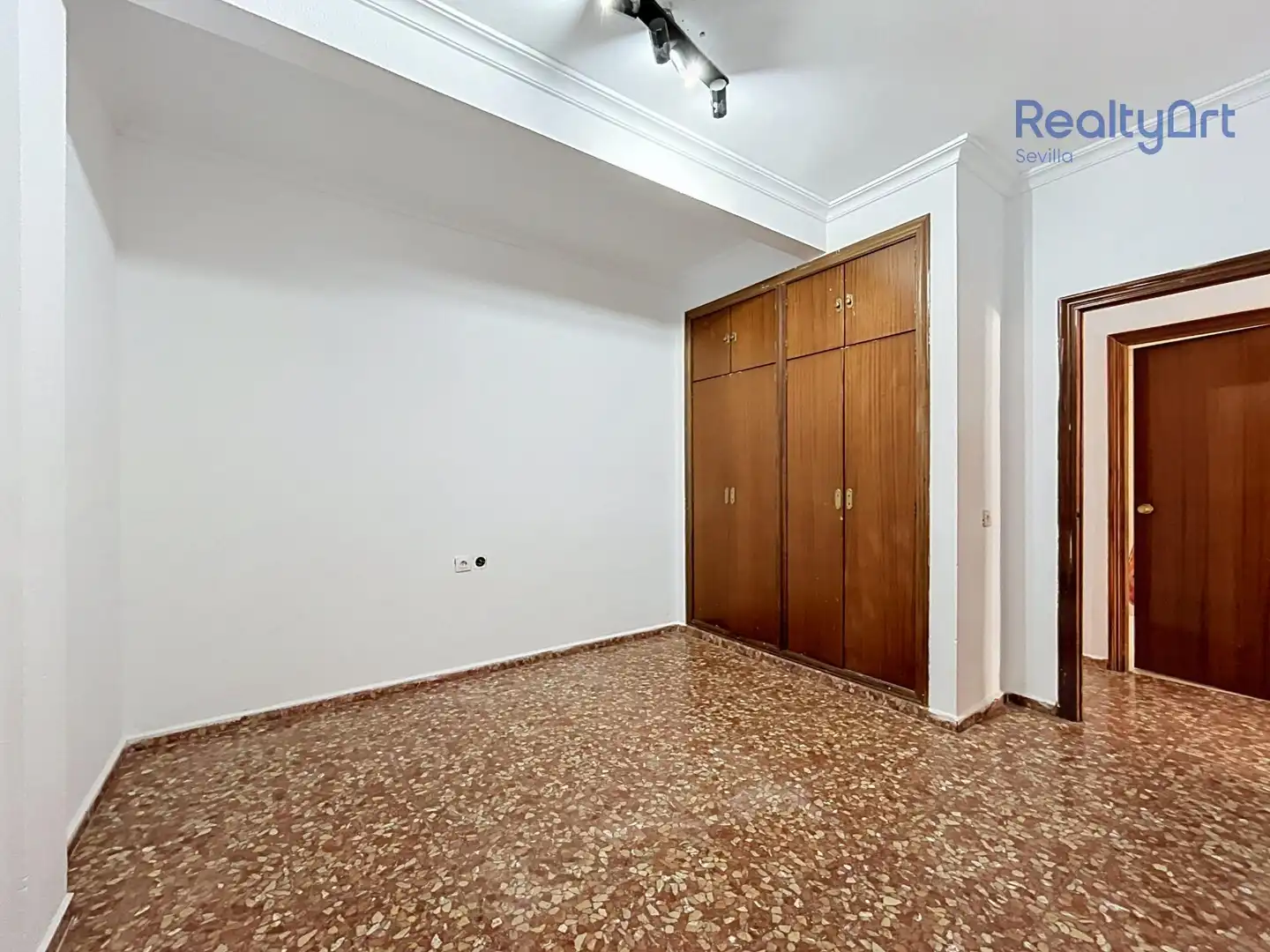 Flat for sale in Sevilla  with Balcony